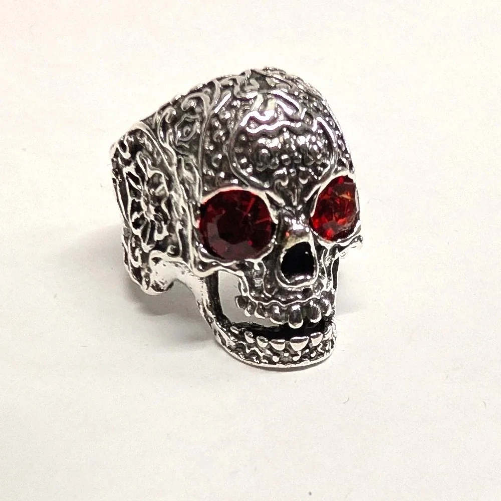 New Skull Ring Mens Womens Size 8 Silver Tone Red‎ Rhinestone Eyes Gothic Biker